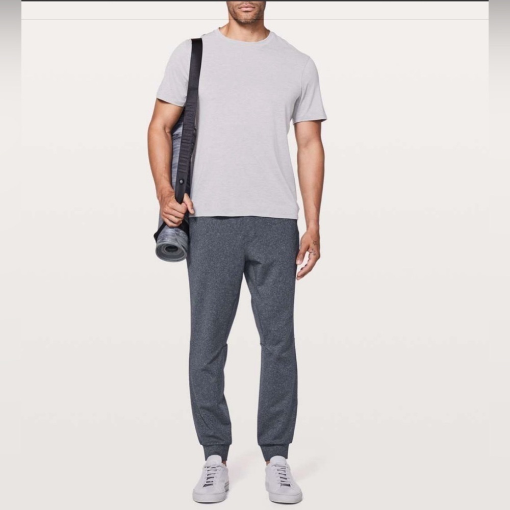 Lululemon Intent Jogger *30"
Heathered True Navy Size Small